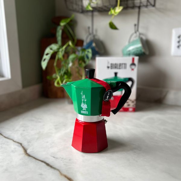 Cafeteira Moka Express Itália 270 ml - 6 xícaras