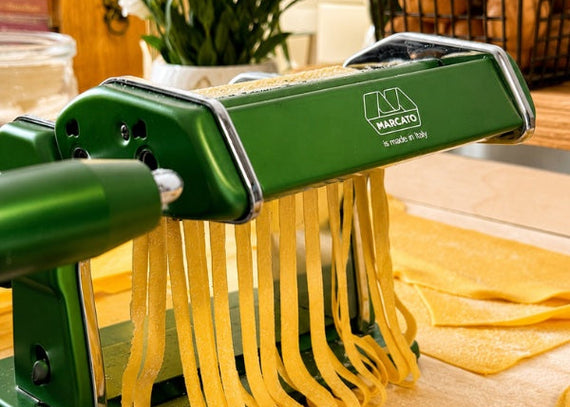 A clássica máquina de macarrão italiana evoluiu