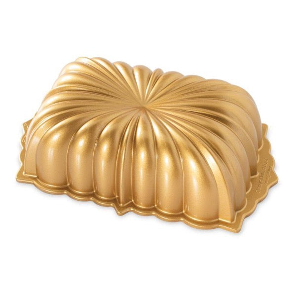 Forma Nordic Ware Classic Fluted Loaf - Dourada
